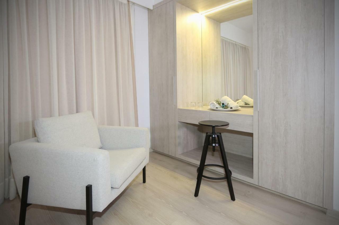 Pier Aparthotel