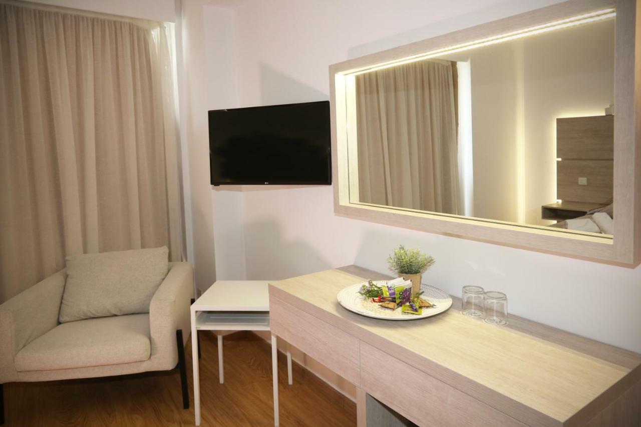 Pier Aparthotel